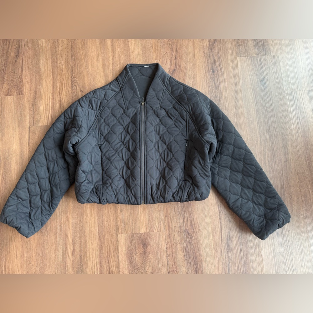 Lululemon Quilted Bomber Jacket
Black - medium